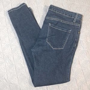 30 F21 Medium Wash Skinny Jean